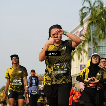 Runner Photo 6417636