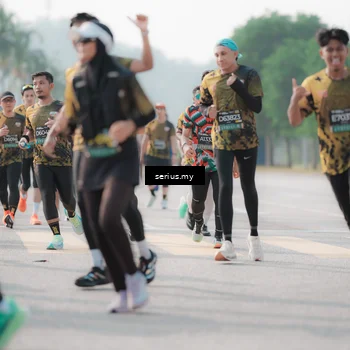 Runner Photo 6417674