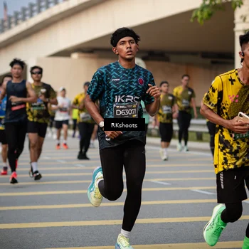 Runner Photo 6417698
