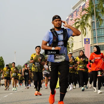 Runner Photo 6417716