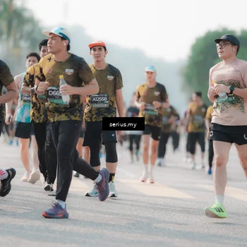 Runner Photo 6417913