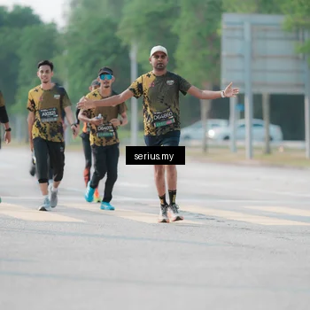Runner Photo 6417980