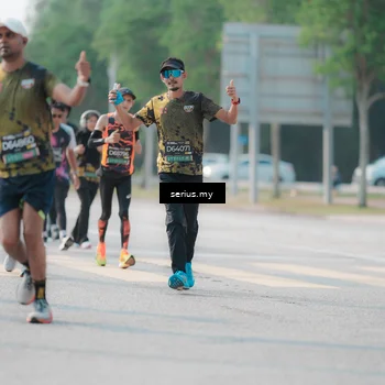 Runner Photo 6418005
