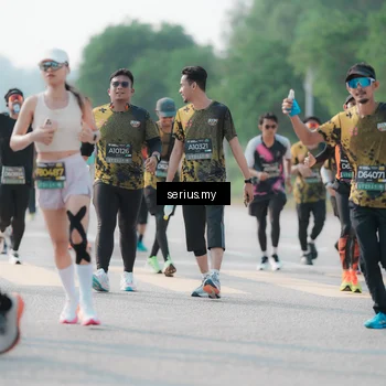 Runner Photo 6418031