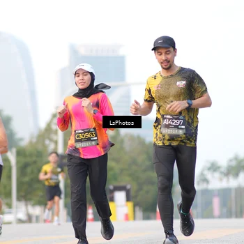 Runner Photo 6418069