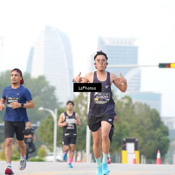 Runner Photo 6418087