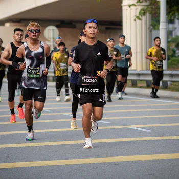 Runner Photo 6418100