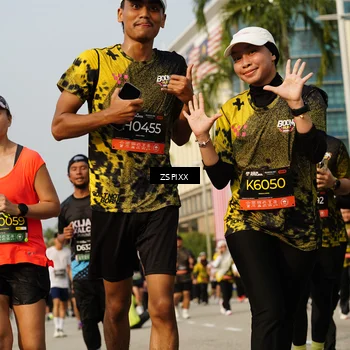 Runner Photo 6418102