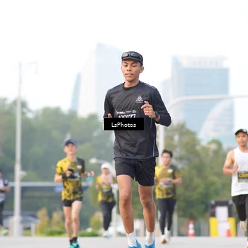 Runner Photo 6418111