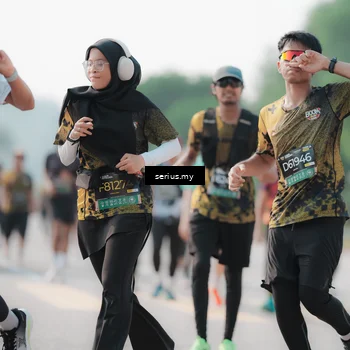 Runner Photo 6418112