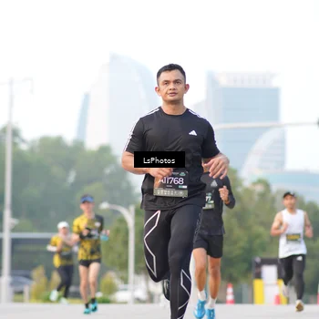 Runner Photo 6418118