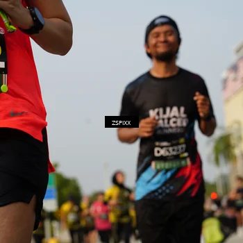 Runner Photo 6418133
