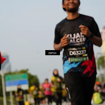 Runner Photo 6418135