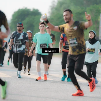 Runner Photo 6418140