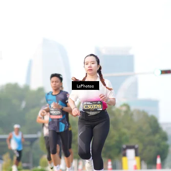 Runner Photo 6418179