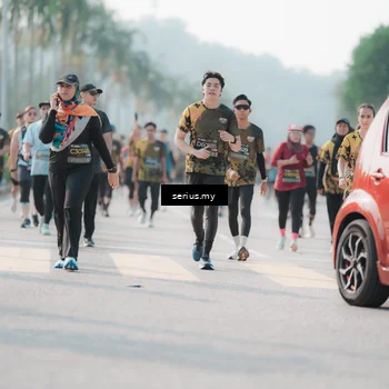 Runner Photo 6418203