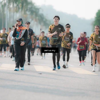 Runner Photo 6418213