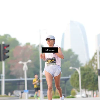 Runner Photo 6418235