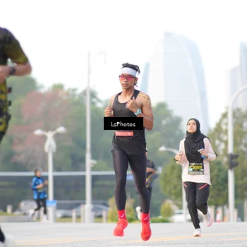Runner Photo 6418275