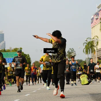 Runner Photo 6418309