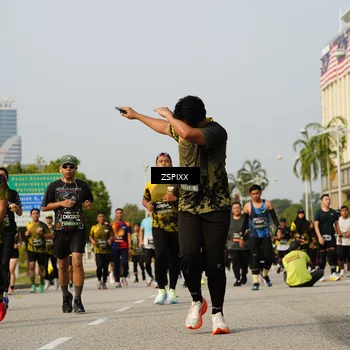 Runner Photo 6418311
