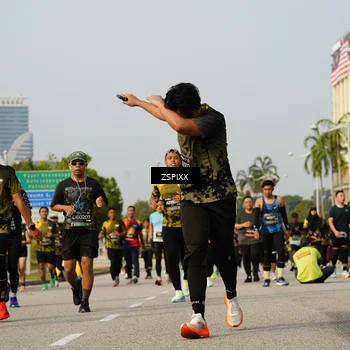 Runner Photo 6418312