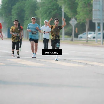 Runner Photo 6418339