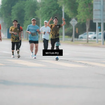 Runner Photo 6418344