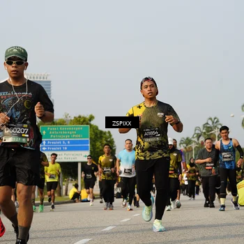 Runner Photo 6418407