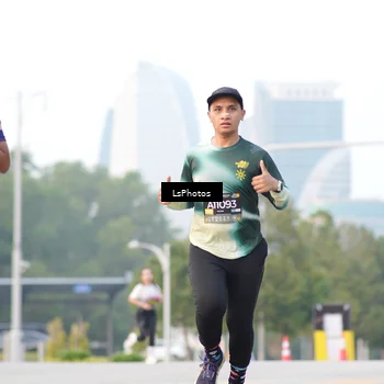 Runner Photo 6418499