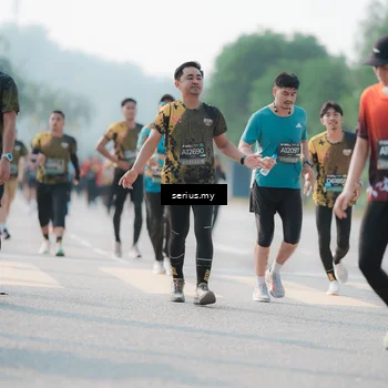 Runner Photo 6418574