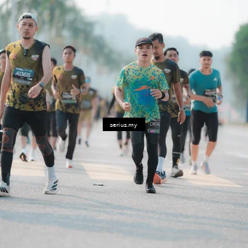 Runner Photo 6418575