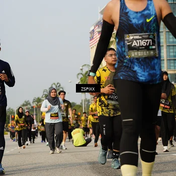 Runner Photo 6418580