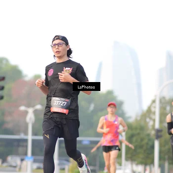 Runner Photo 6418648