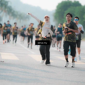 Runner Photo 6418653