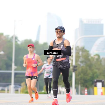 Runner Photo 6418695