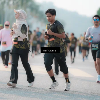 Runner Photo 6418700