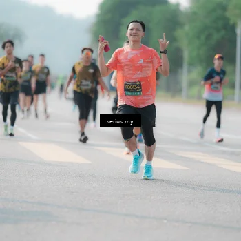 Runner Photo 6418725
