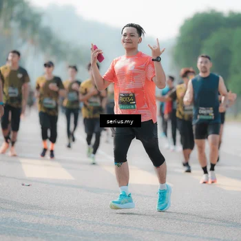 Runner Photo 6418745