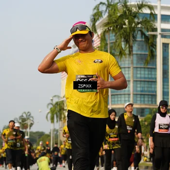 Runner Photo 6418757