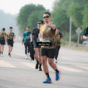 Runner Photo 6418811