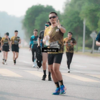 Runner Photo 6418812