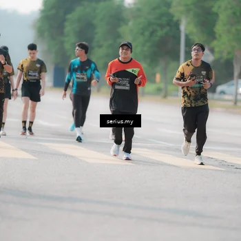 Runner Photo 6418835