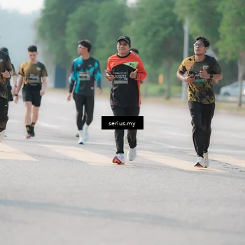 Runner Photo 6418839