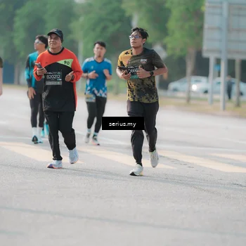 Runner Photo 6418847