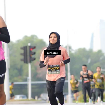 Runner Photo 6418849