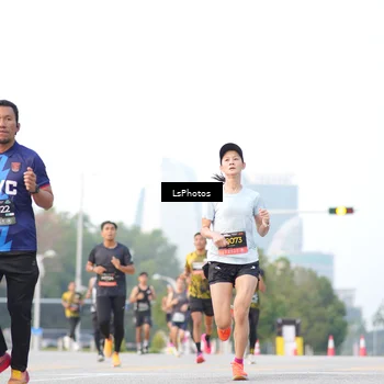Runner Photo 6418878