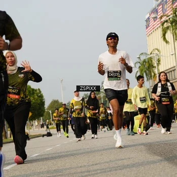 Runner Photo 6419023
