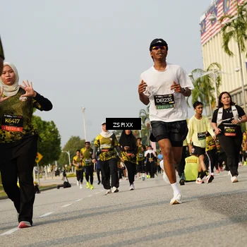 Runner Photo 6419050