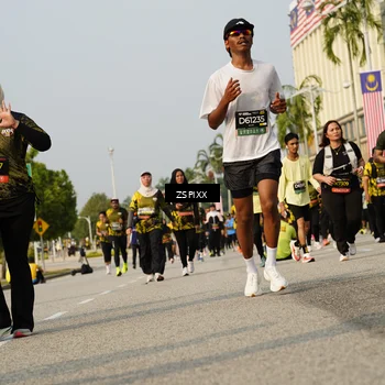 Runner Photo 6419054